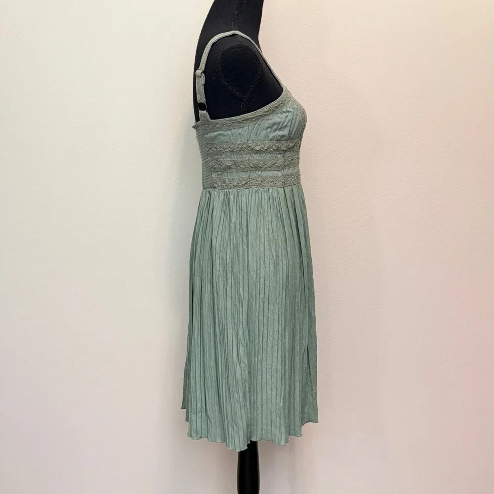 Matilda Jane Joanna Gaines Sage Green Lace Crinkle‎ Pleated Mini Dress Womens S